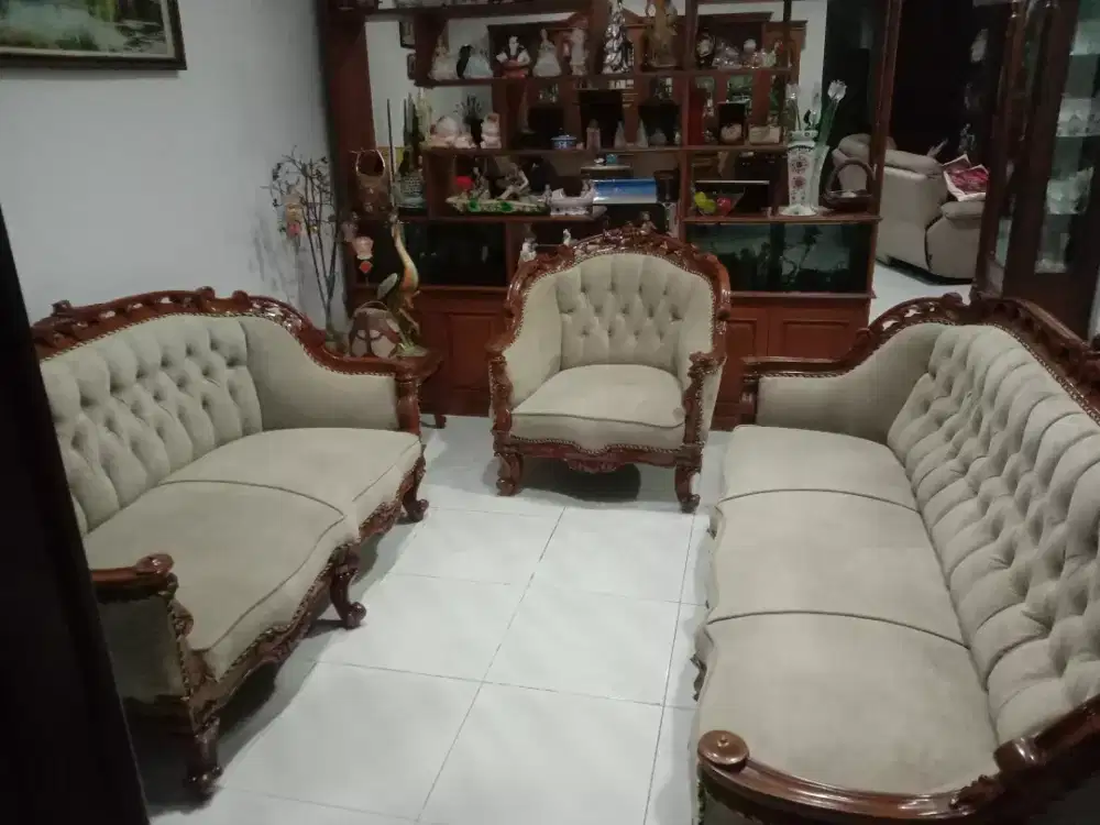 Melayani servis sofa panggilan