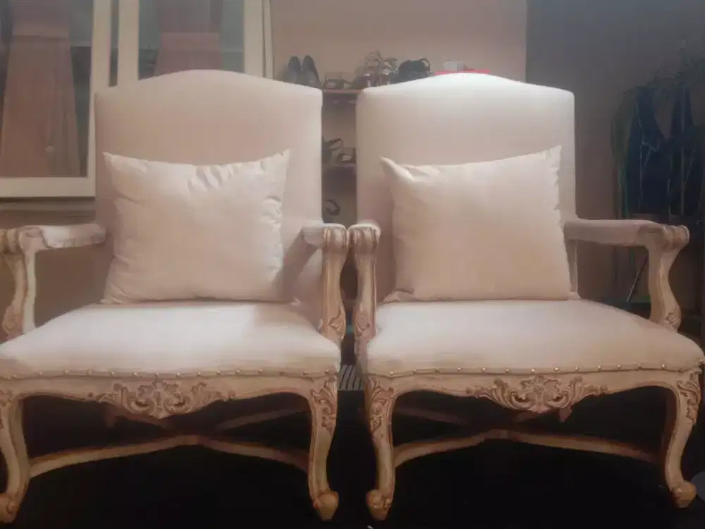 Melayani servis sofa panggilan