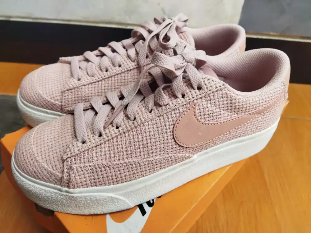 Ga kepake Sepatu Sneakers Ori Nike Pink uk 37,5