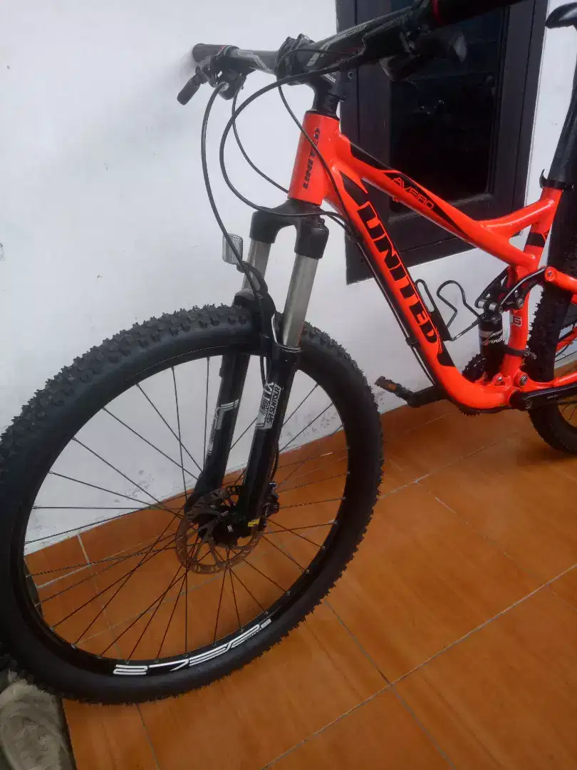 Sepeda United Aveiro Mtb fullsus 27.5