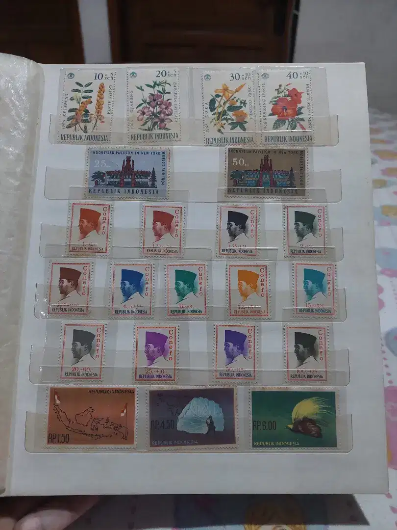 Koleksi perangko dan first post card