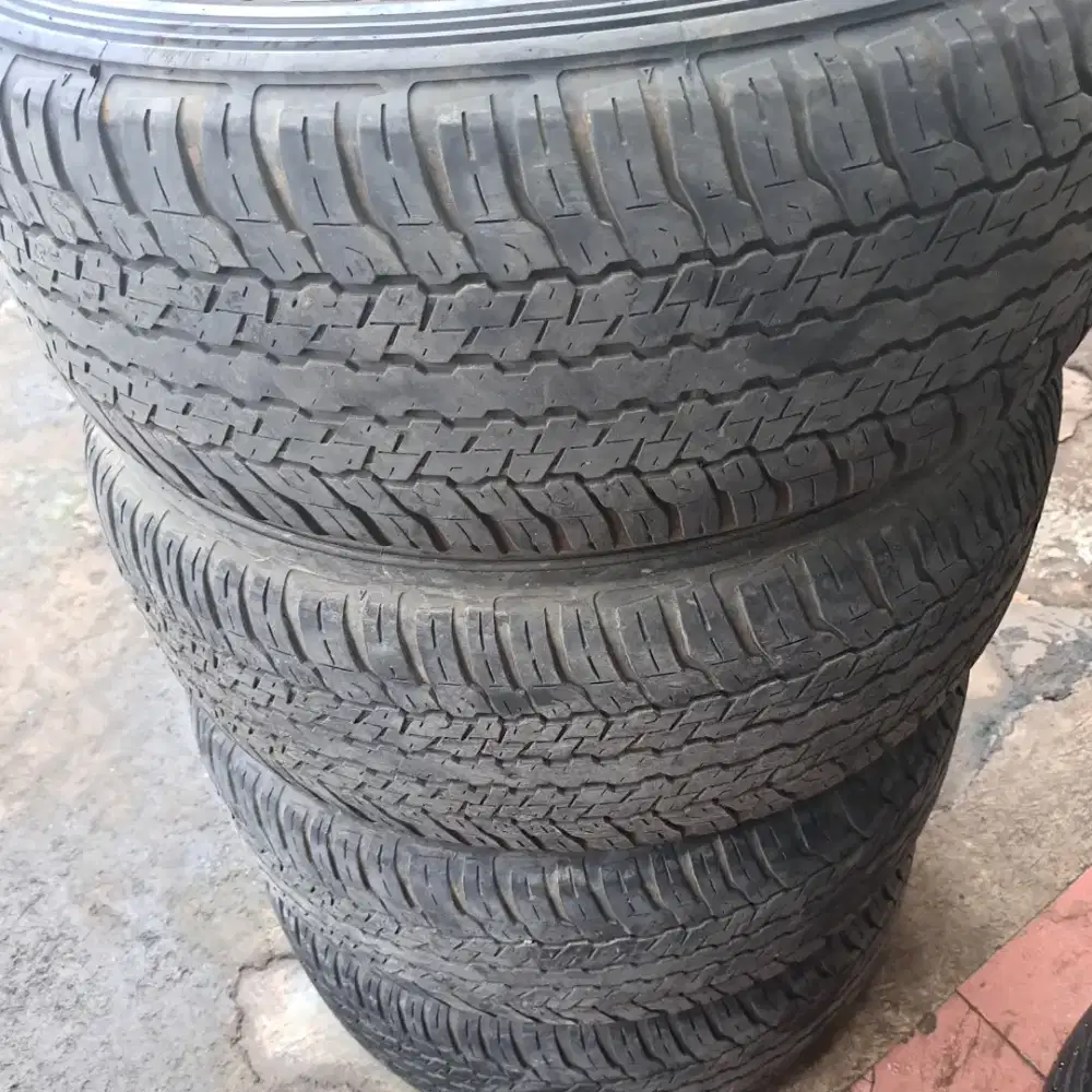 Ban fortuner dan pajero 265 60 18 dunlop grandtrek