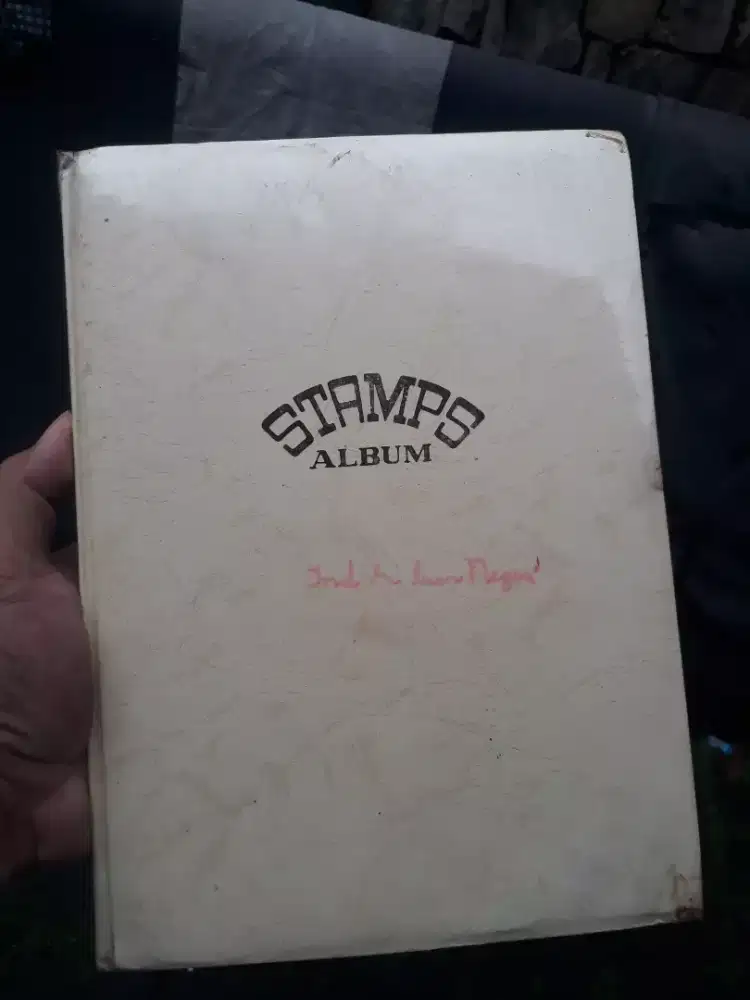 Antik vintage 1 buku besar koleksi perangko filateli mancanegara dunia