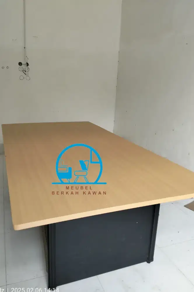 Diskon awal tahun! Meja rapat