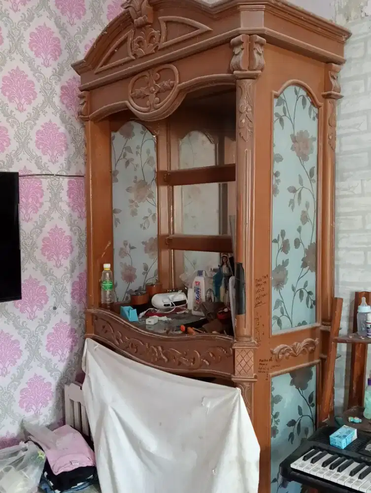 Dijual lemari hias kayu jati