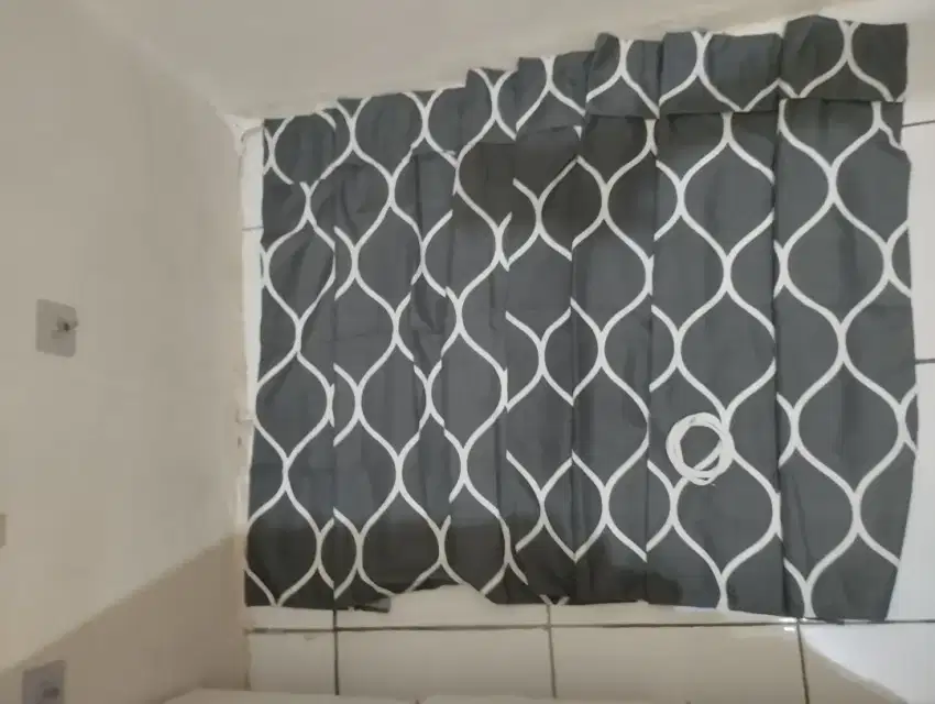 Gorden kolong dapur motif grey. Gorden + Tali Kawat + Hook Tempel.