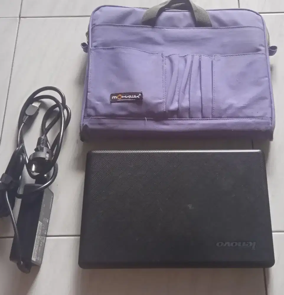 Laptop netbook Lenovo E10-30 bekas
