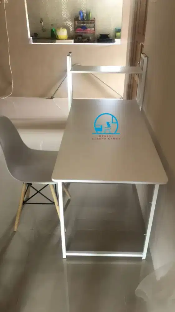 Diskon awal tahun! Set meja belajar minimalis