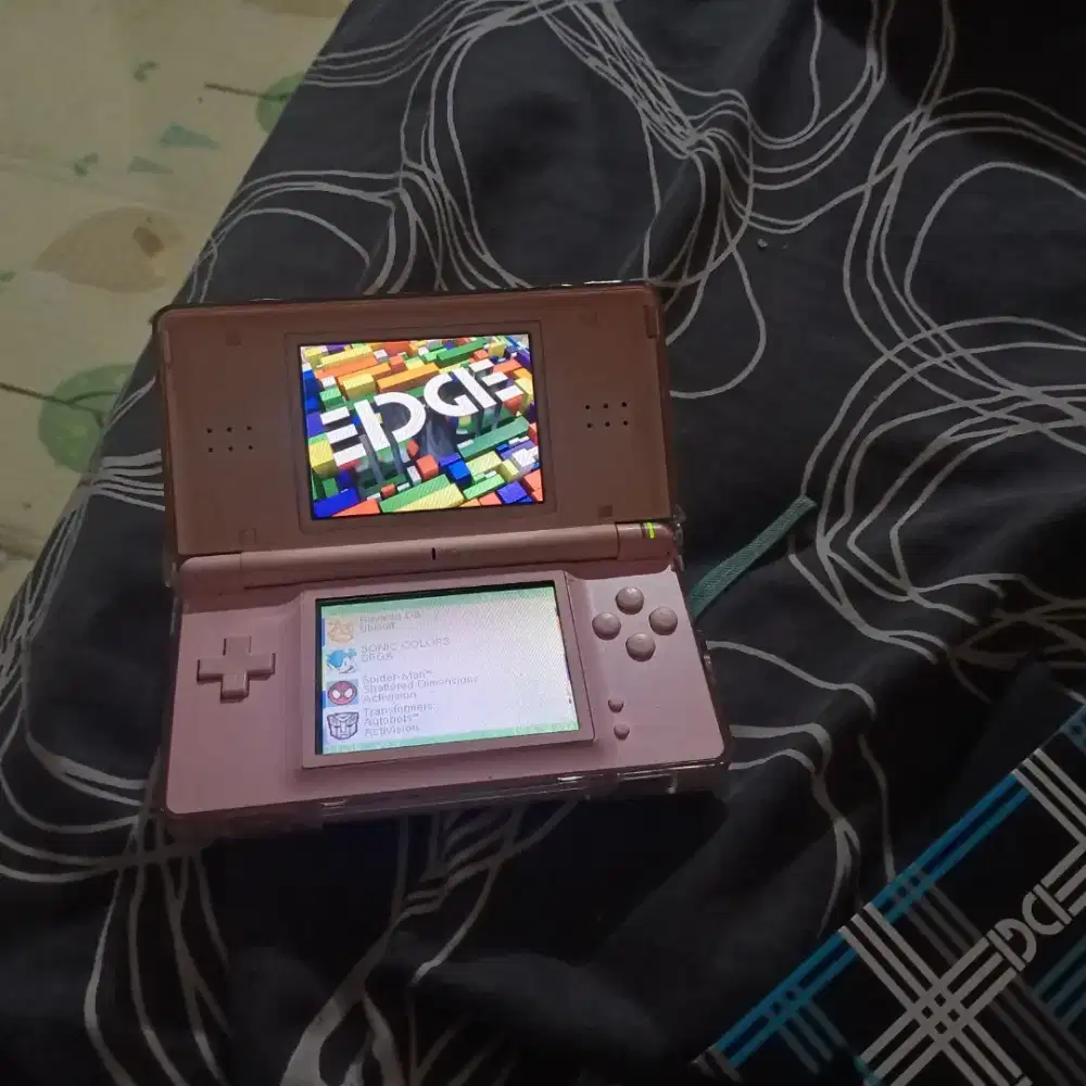 Nintendo ds lite pink flash card edge 80 game