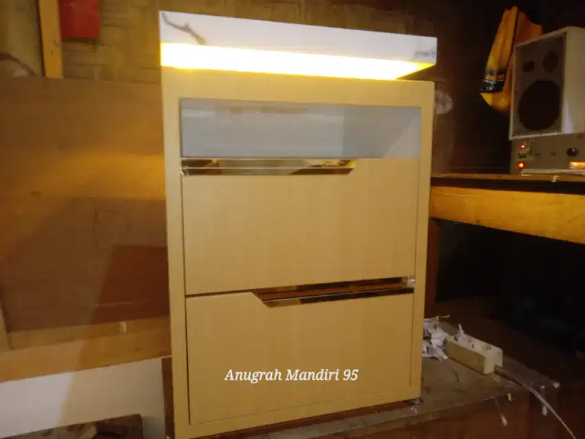Moulding pvc dan nakas