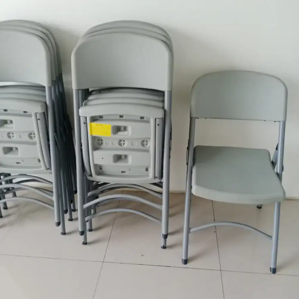 Kursi Lipat Informa Norman Kapasitas Beban 150kg Outdoor dan Indoor