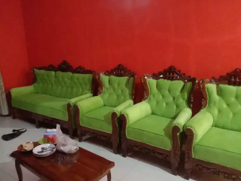 Melayani servis sofa panggilan