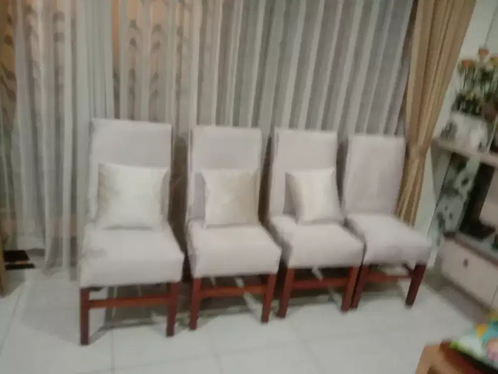 Melayani servis sofa panggilan