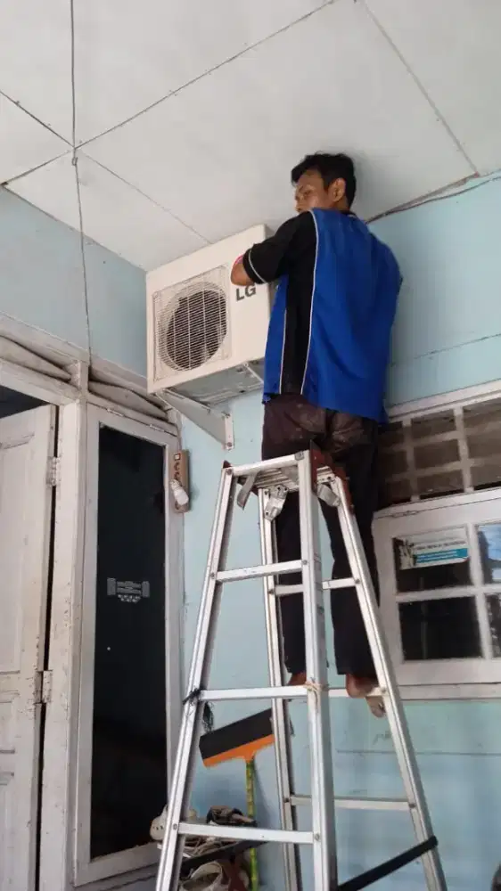 Jual beli AC bekas 1/2-2pk