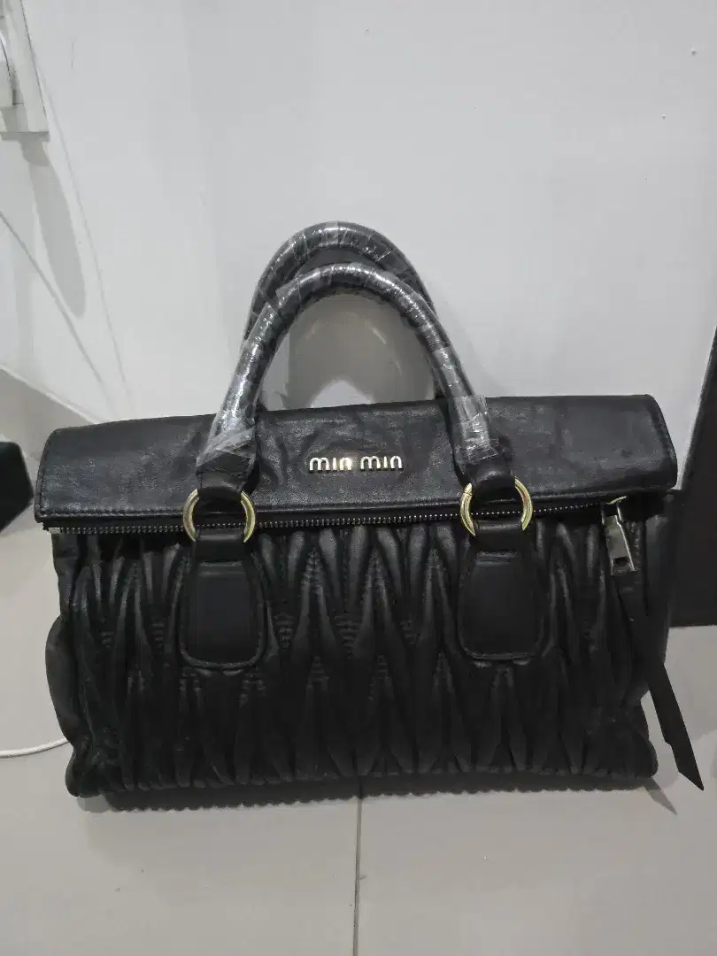 Tas kulit merk MIN MIN