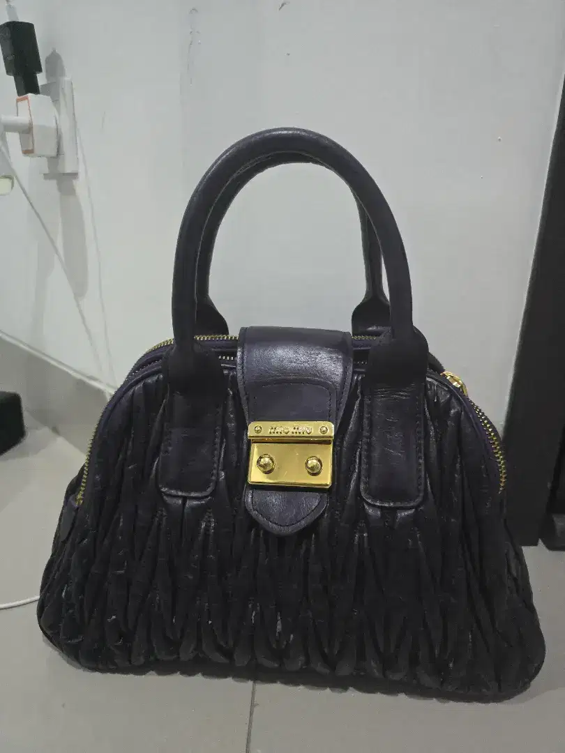 Tas kulit MIU MIU