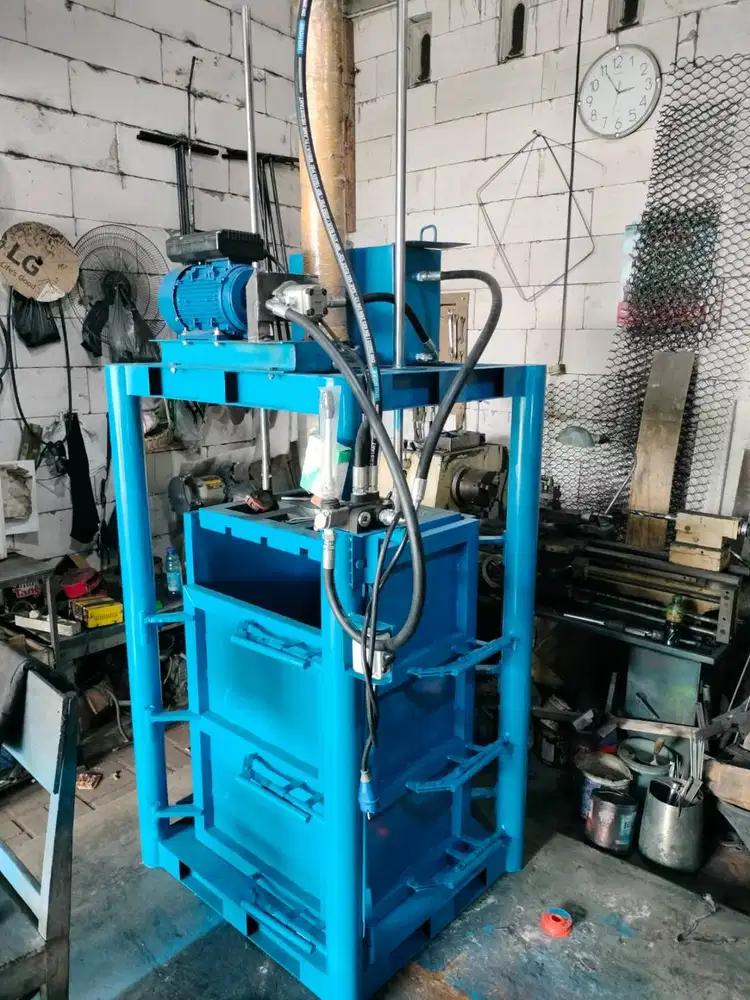 Mesin Press Hidrolik Pakan Ternak