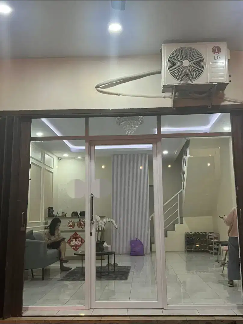 Disewakan ruko cantik 2lt cocok kantor atau usaha lain