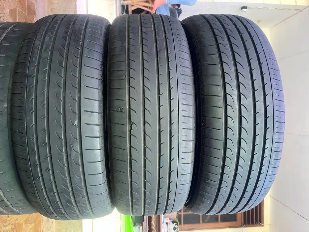 Ban Yokohama bluearth rv 02 215 60 r17 3Pcs