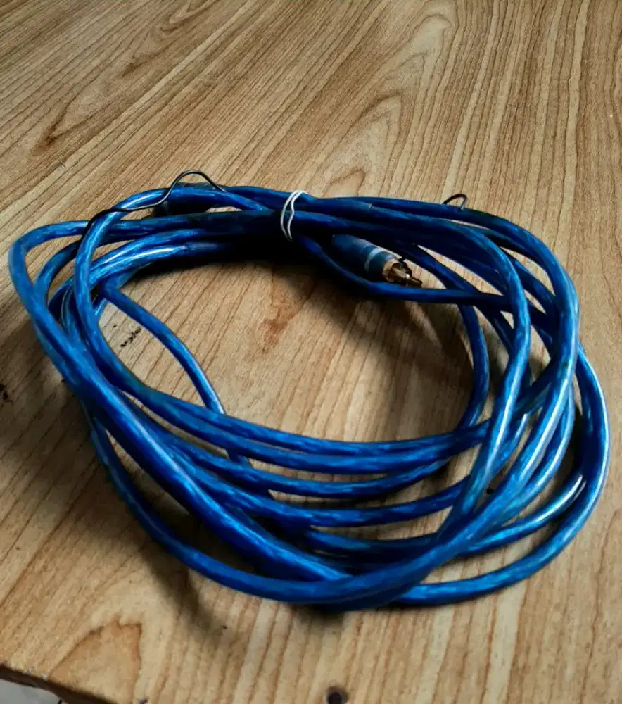 Kabel RCA panjang 5m.
Made in USA dan  Kabel RCA Solstice@7