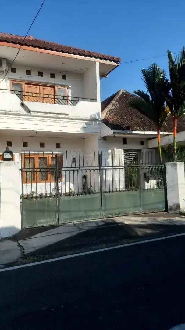 Rumah Bagus Harga Murah Area Buah Buahan Dekat Jl Ijen Lengasep