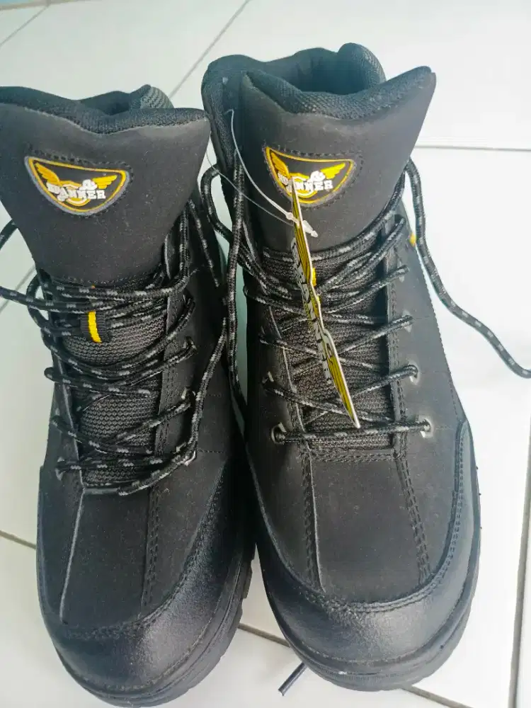 Sepatu sefty produk luar