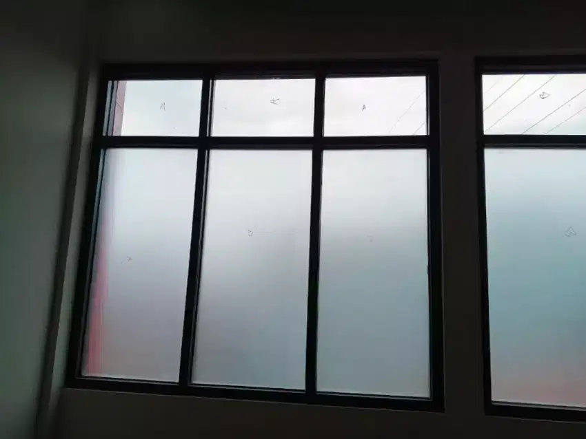 KUSEN aluminium dan kaca