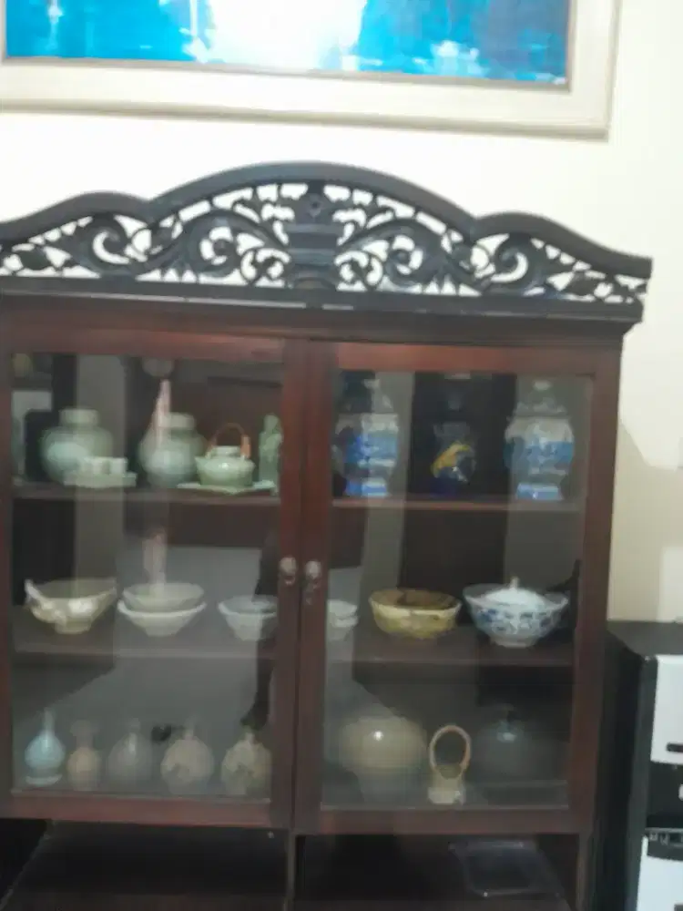 Lemari pajangan asli tua n langka