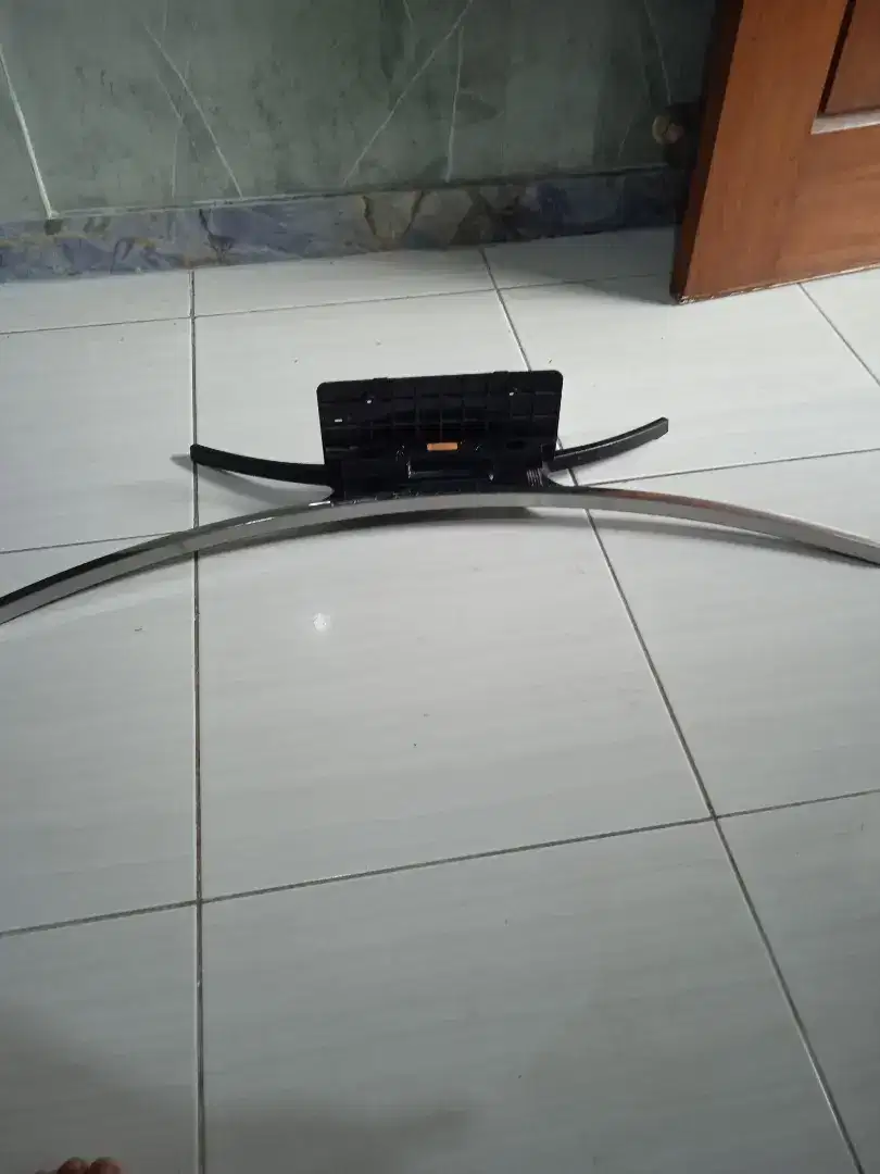 Kaki tv Samsung LED,UH 8000 YH