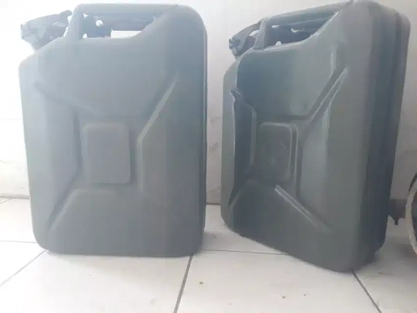 jerigen ARMY besi jadul cocok tuk jeep dll