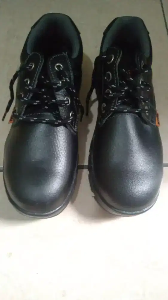 Jual Sepatu Safety size S (40)