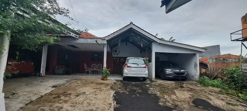 Dijual Tanah Plus 2 bangunan Per meter Startegis di Pasar Rebo