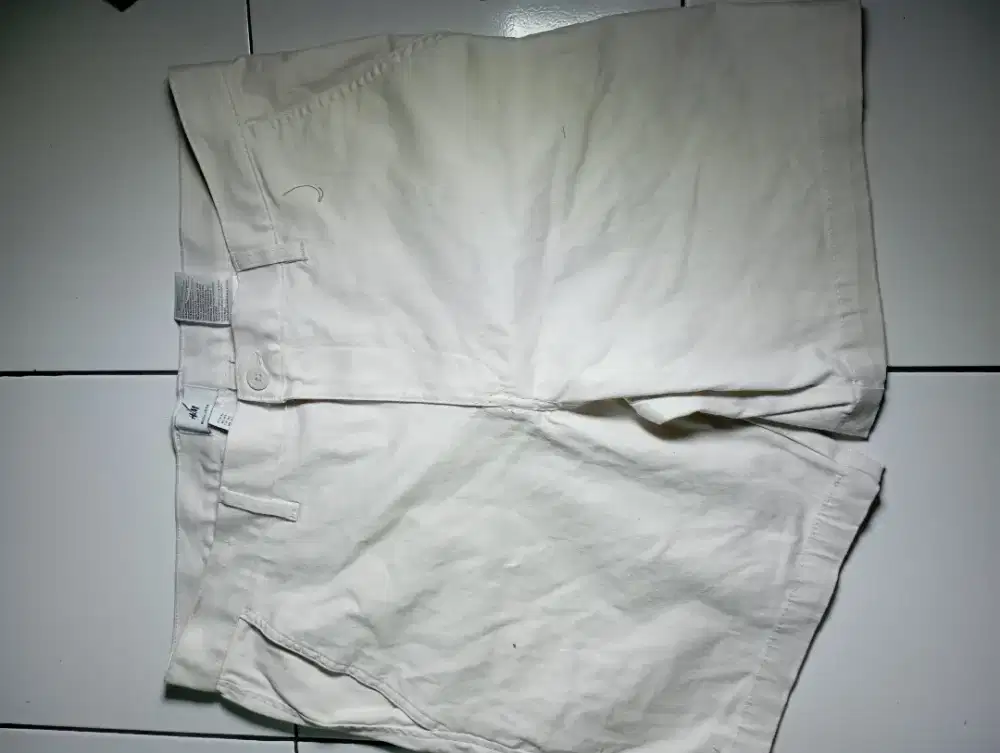 h n m size 34, LP: 45cm,kondisi baru,jual 100k