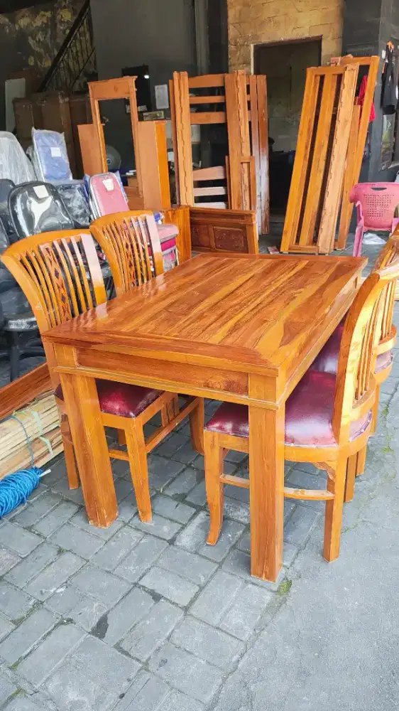JUAL SATU SET MEJA MAKAN JATI KURSI 4 MURAH FREE ONGKIR