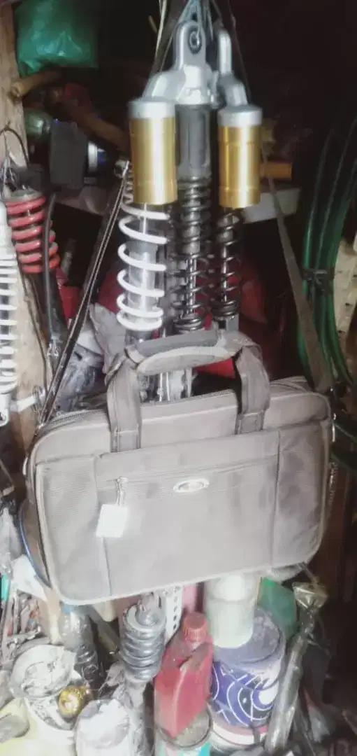 Tas kantor berkualitas brg baru hrg murah cpt dpt se lg Ada nih