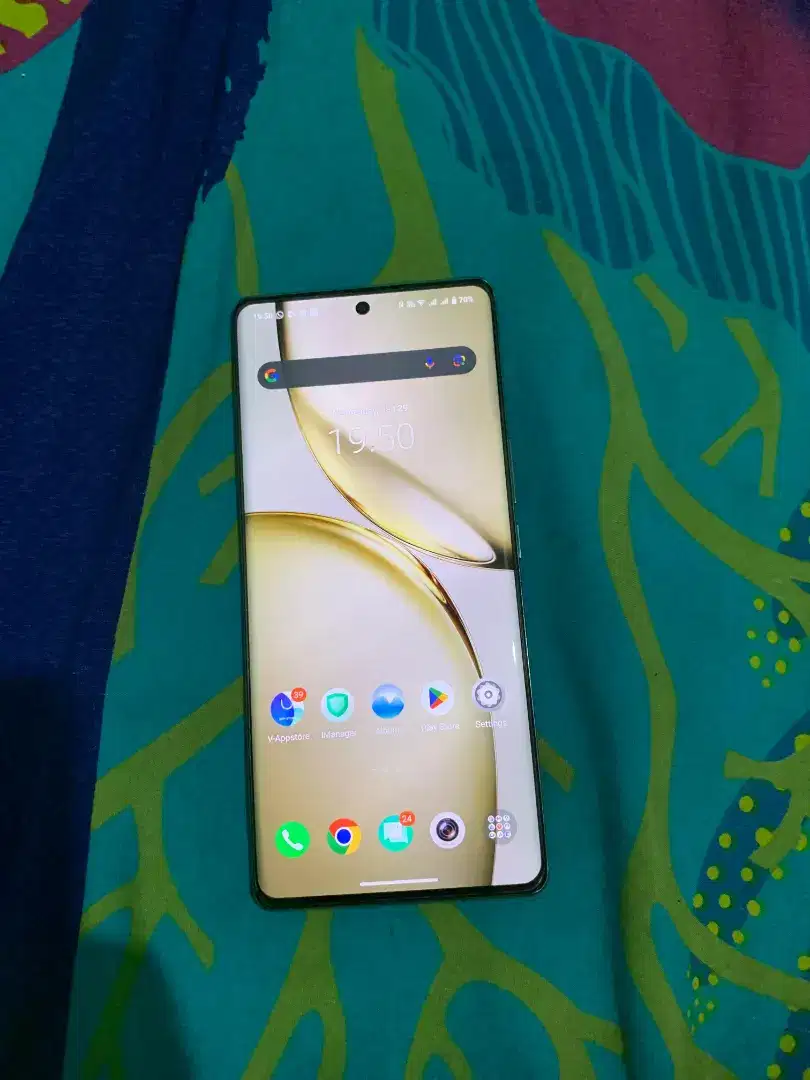 Vivo V27 5G Gold Ciamik