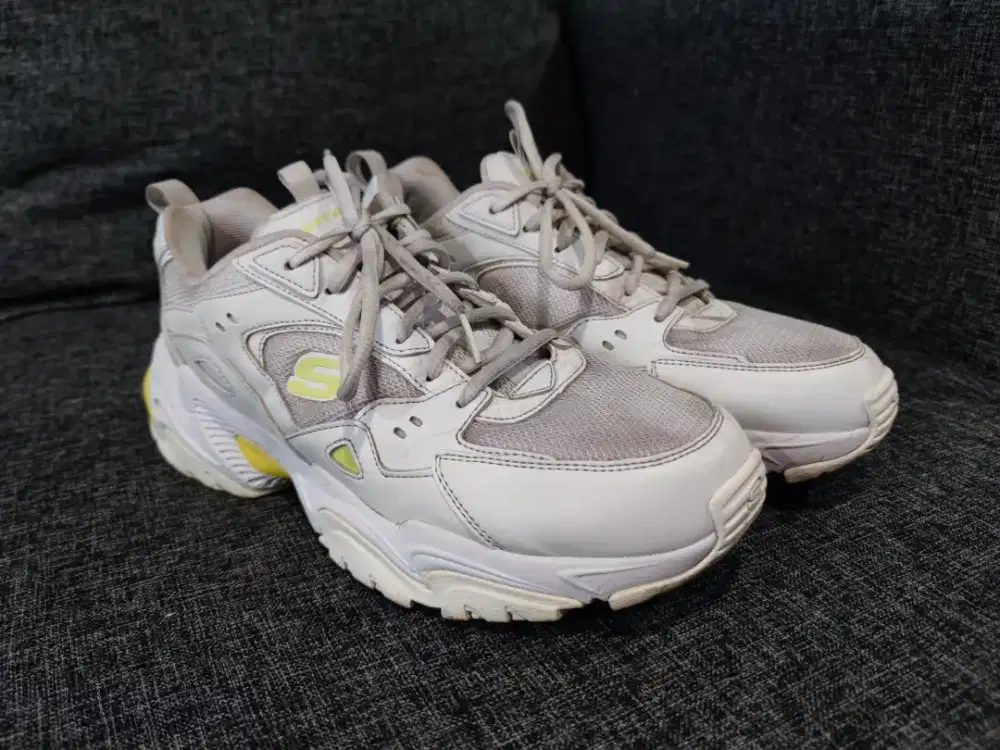 Sepatu Skechers Pria