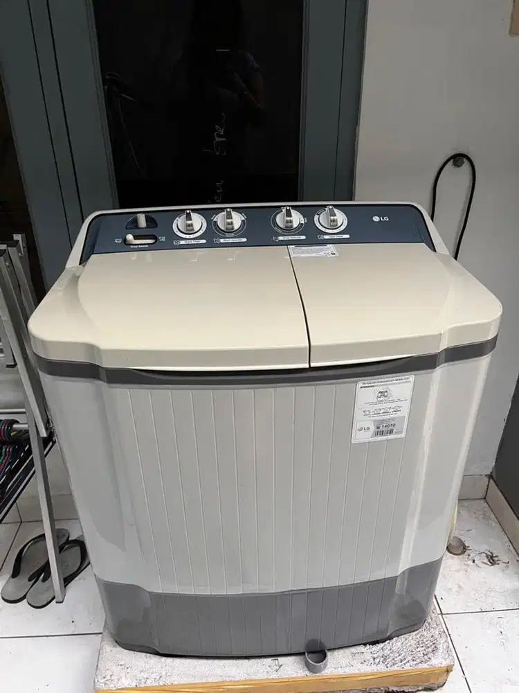 Dijual Mesin Cuci merek LG 8Kg