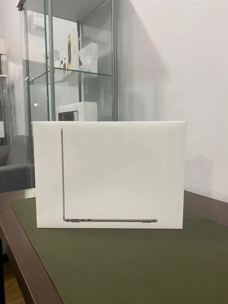 MacBook Air M2 16/256 Garansi iBox BNIB