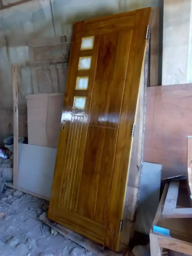 Pintu kayu jati model banyak