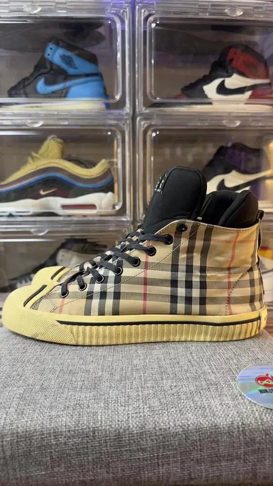 BURBERRY KILLBOURNE HIGH TOP VINTAGE SNEAKERS