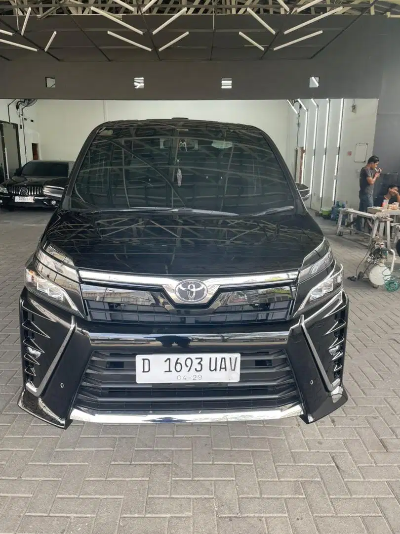 TOYOTA VOXY 2019 HITAM AUTHOMATIC