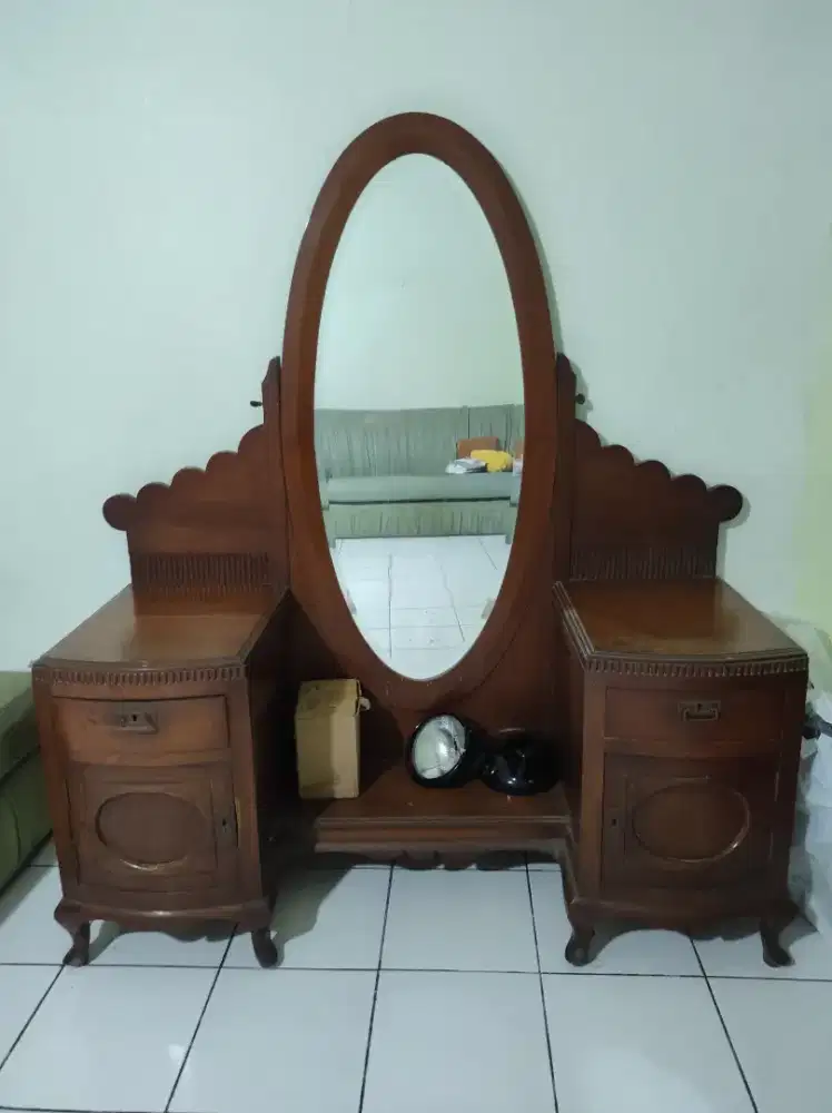 Cermin Rias Lemari Kaca Kayu Jati Asli