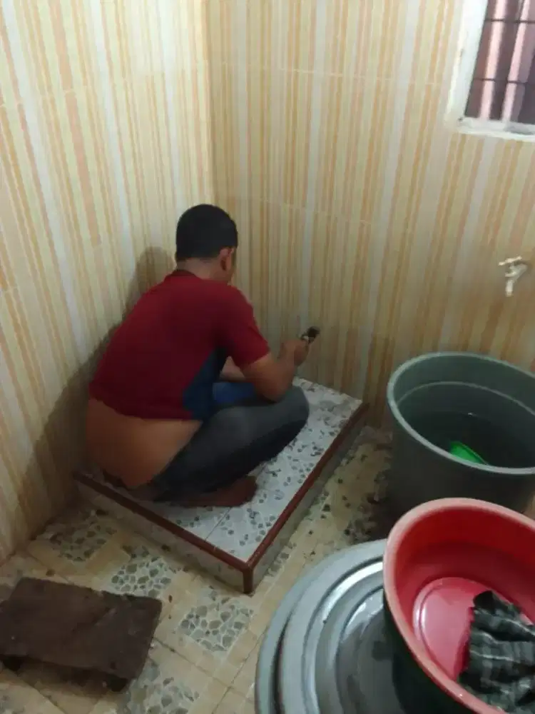 WC TUMPAT SEDOT PENUH TUKANG SALURAN AIR KAMAR MANDI SUMBAT WESTAFEL