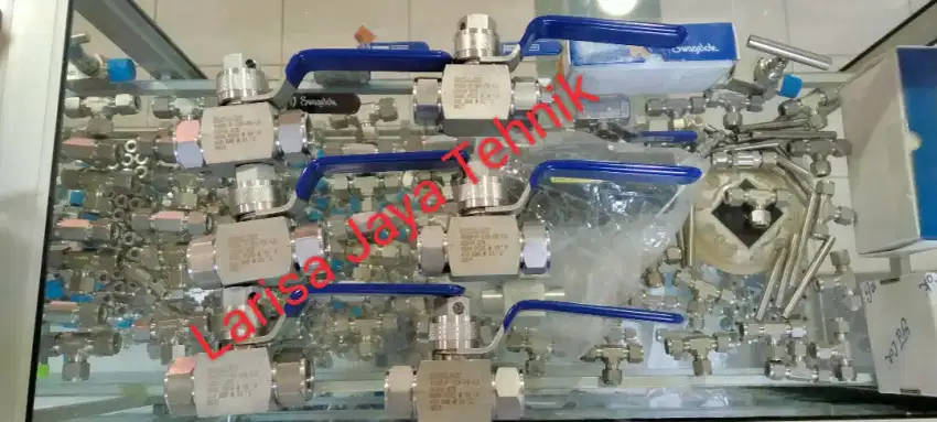 Ball Valve Dk-lok 1/2Fnpt, Stainless 316L