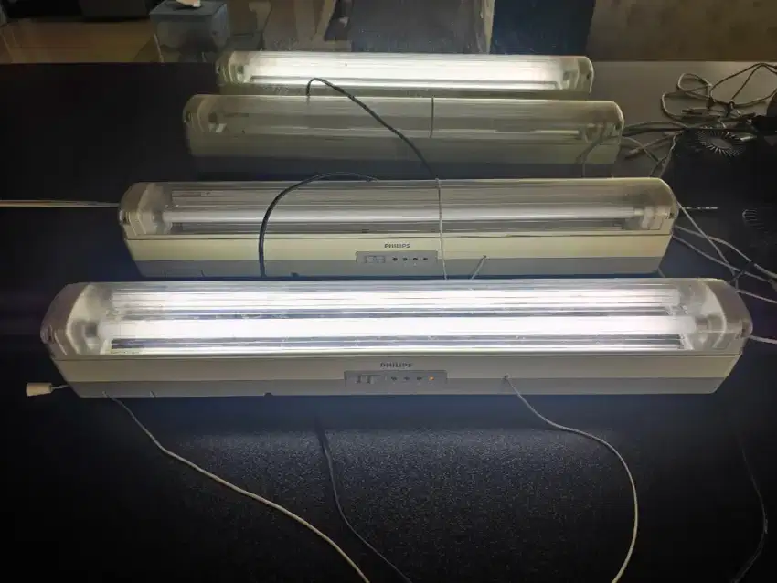 PHILIPS EMERGENCY LIGHT