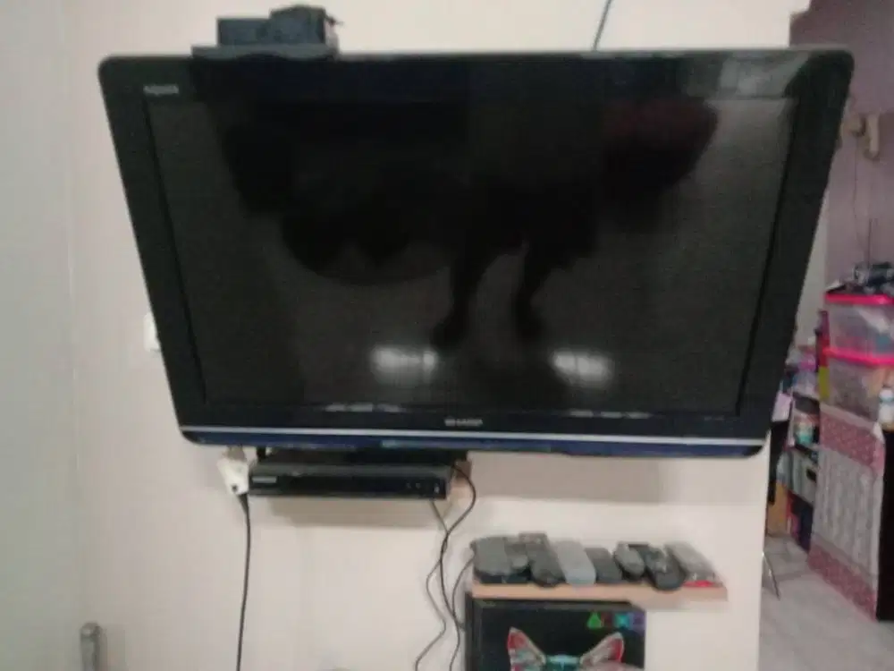 TV LED Sharp Aquos 32 Nyala Normal Bagus Tanpa Minus Tinggal Pakai