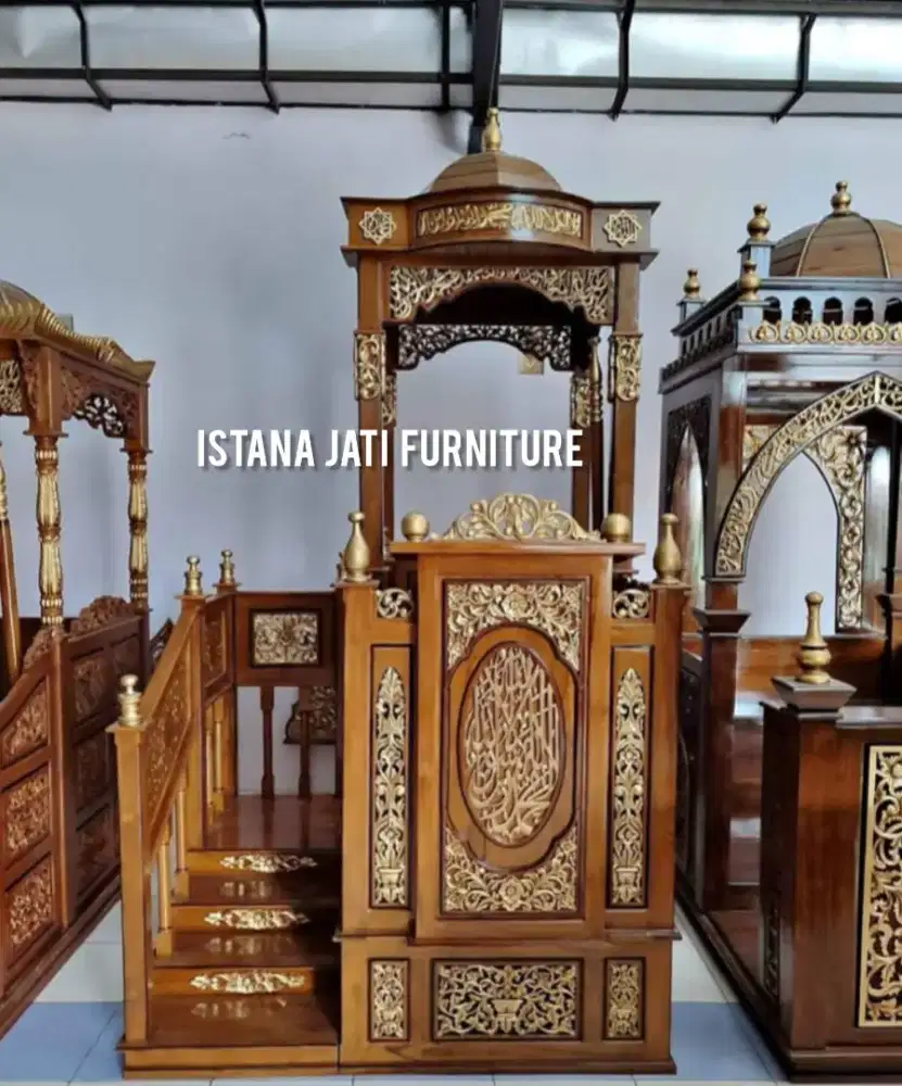 Mimbar masjid tangga khutbah ukir mewah