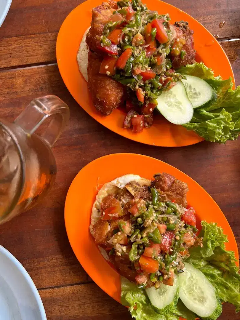 Di cari buat bantu bantu di warung