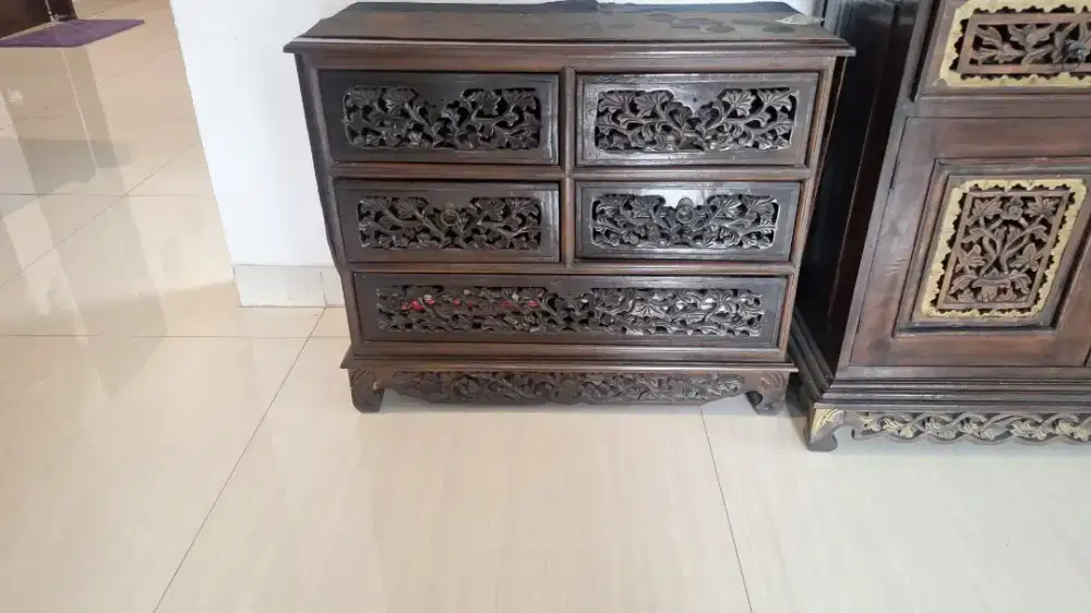 Barang antik kayu jati